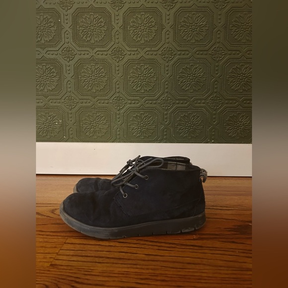 Ugg Kids Kids Blue Suede Lace Up Dress Shoes, size 2 - Picture 3 of 5